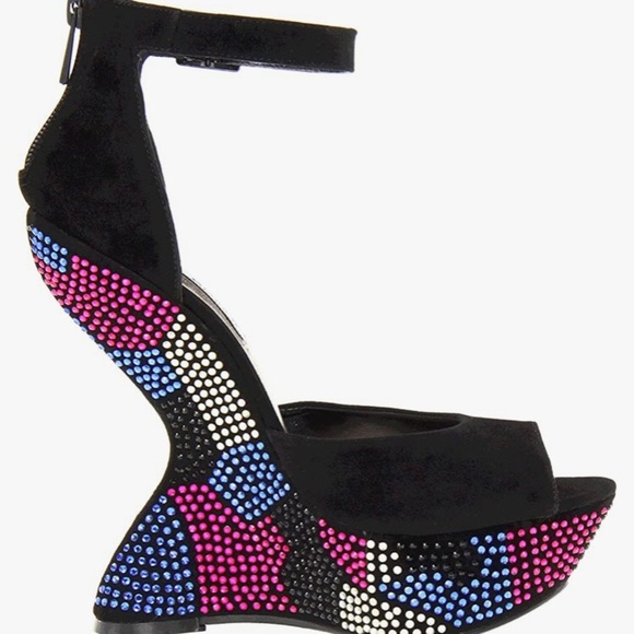 Steve Madden Shoes - Heel less sandals wedges brand new with BOX